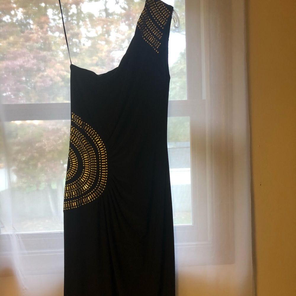 One shoulder black midi stress